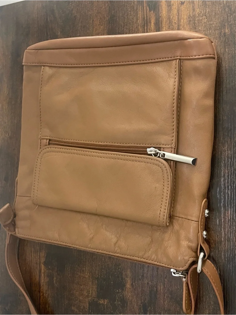 Giani Bernini sleek tan